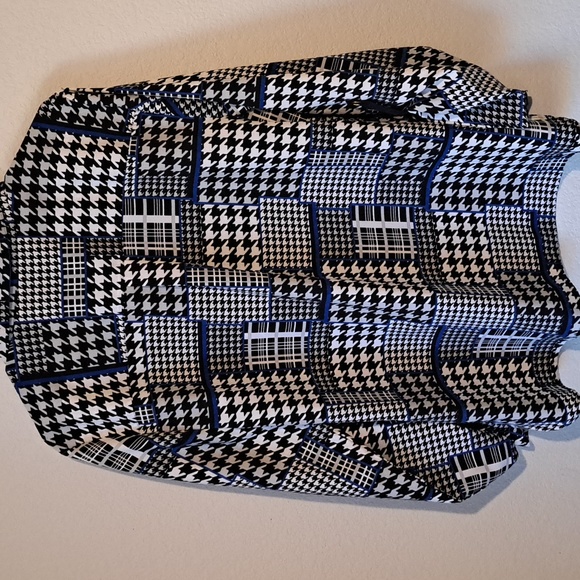 Notations xl button down tunic with a fun stylish print. - Picture 13 of 13